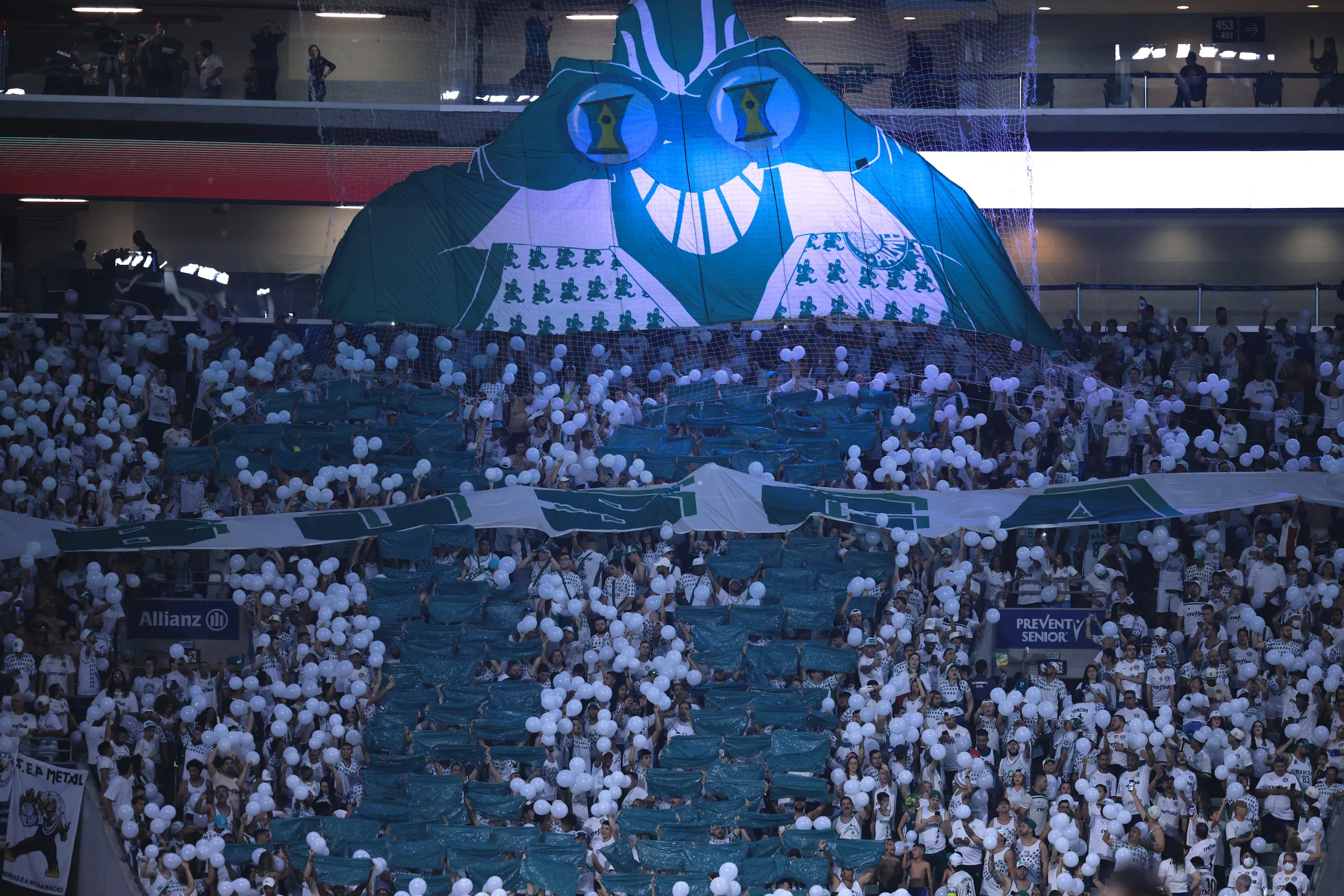 Torcida do Palmeiras durante partida contra Coritiba no estadio Arena Allianz Parque pelo campeonato Brasileiro A 2022. Foto: Ettore Chiereguini/AGIF
