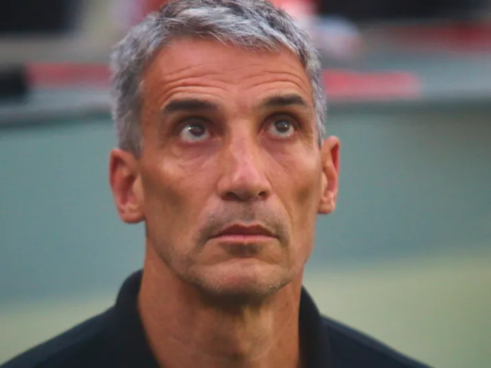 Vojvoda é avisado que Zé Rafael é desfalque no Santos por problema na coxa