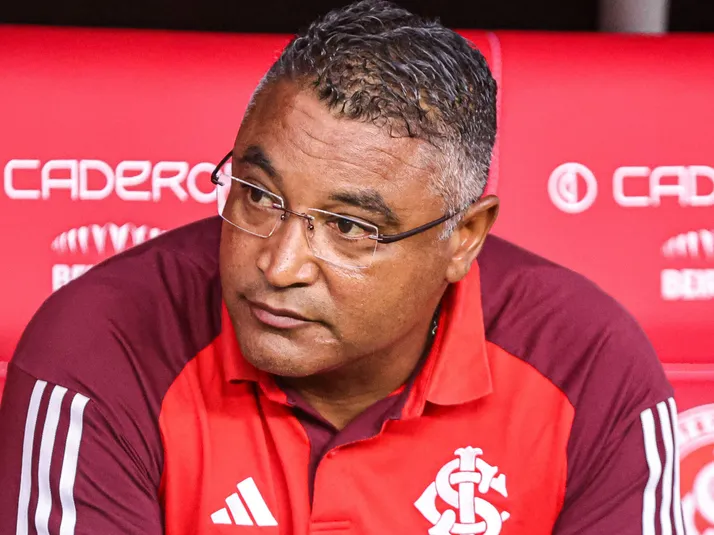Roger Machado, ex-Internacional, sofre pressão da torcida do São Paulo