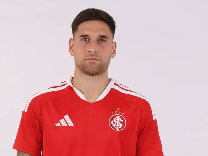 Barcellos comenta situação de Rodrigo Villagra no Internacional