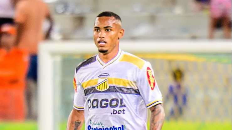 Internacional tenta alternativas por Patrick.