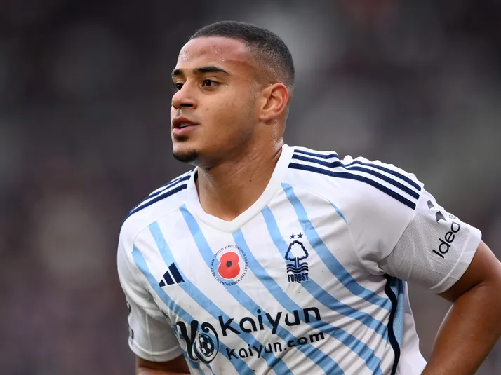 Murillo, ex-Corinthians, é exaltado por perfil oficial do Nottingham Forest