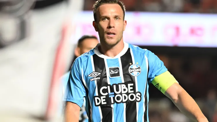 Arthur não deve atuar em Grêmio x RB Bragantino. Foto: Jota Erre/AGIF