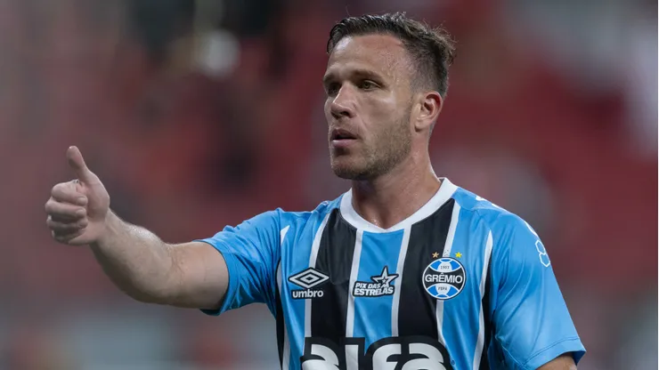 Arthur jogador do Gremio durante partida contra o Internacional no estadio Beira-Rio pelo campeonato Brasileiro A 2025. Foto: Liamara Polli/AGIF