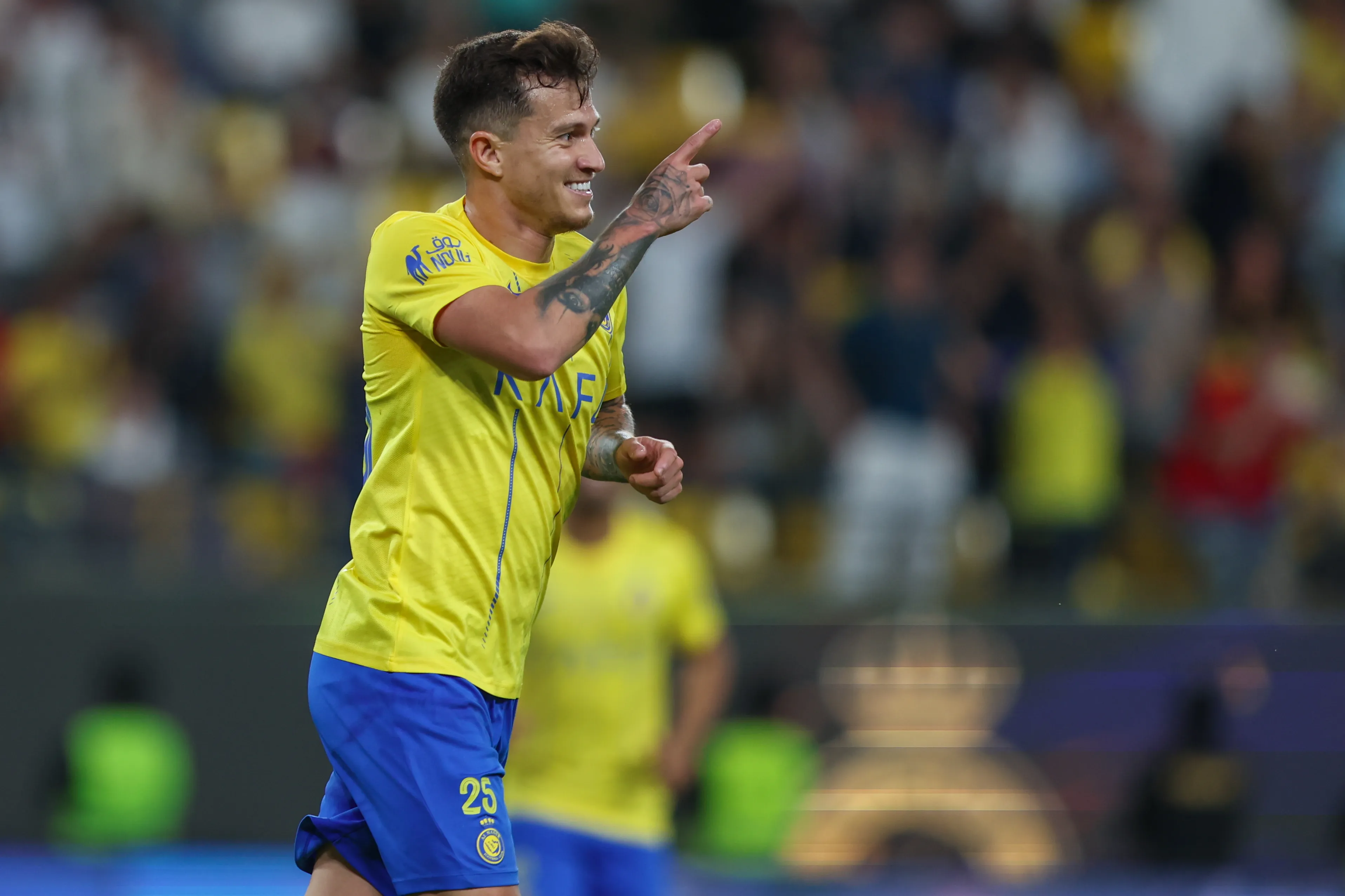 Otávio atuando no Al Nassr em 2024 – (Photo by Yasser Bakhsh/Getty Images)
