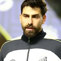 Luan Peres deixa campo com dores e preocupa torcida