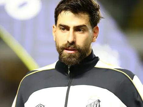 Luan Peres deixa campo com dores e preocupa torcida