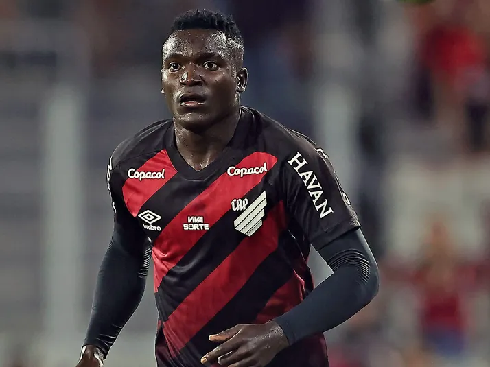 Athletico-PR não tem planos de negociar Viveros, alvo do Flamengo