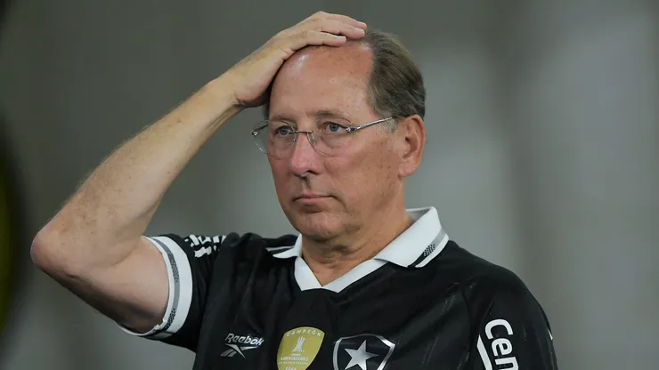 John Textor CEO do Botafogo durante partida contra o Corinthians no estadio Engenhao pelo campeonato Brasileiro A 2025. Foto: Thiago Ribeiro/AGIF