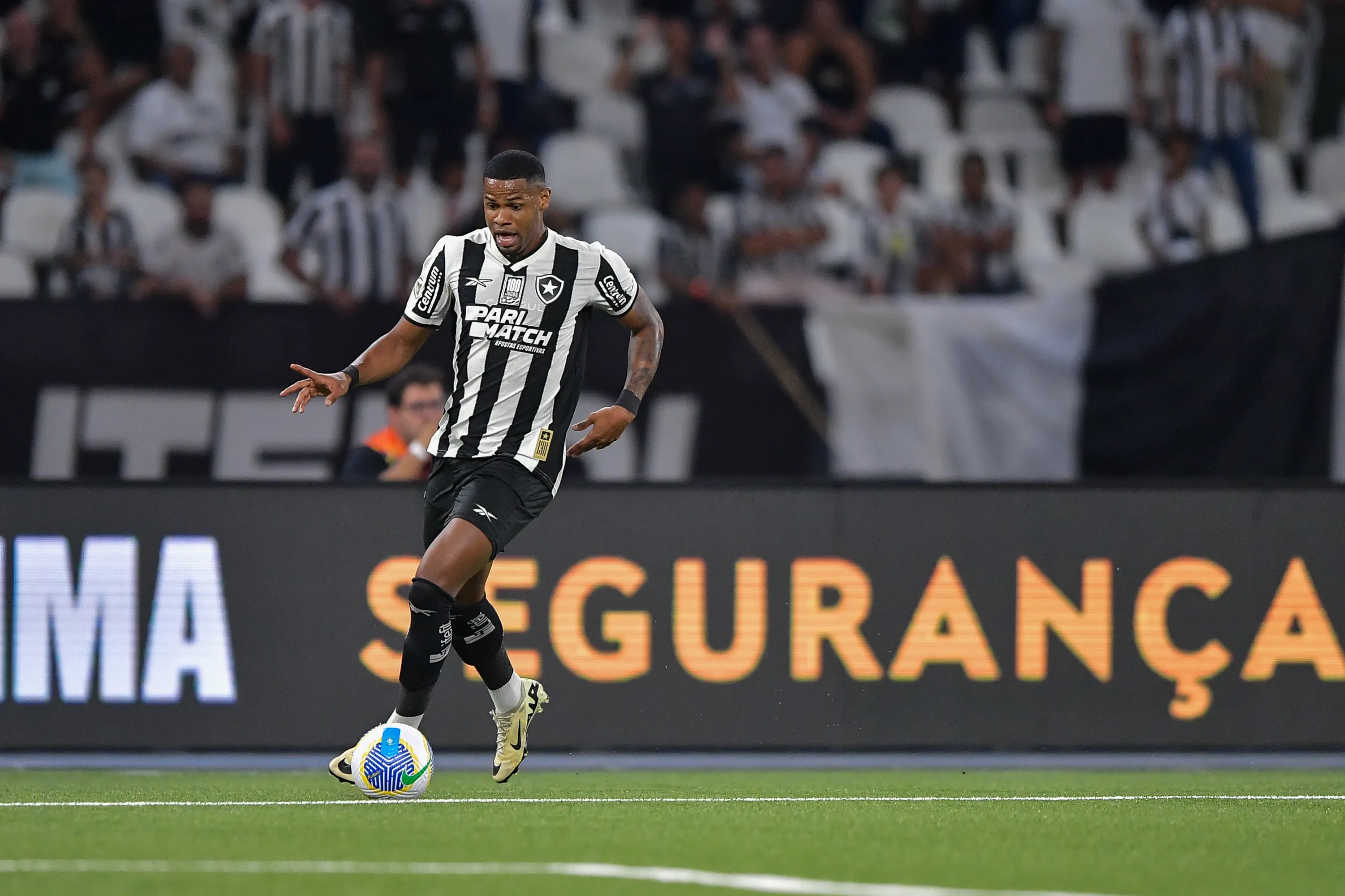 Júnior Santos no Botafogo em 2024 –  Foto: Thiago Ribeiro/AGIF