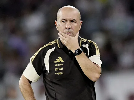 Torcida do Cruzeiro protesta contra Leonardo Jardim