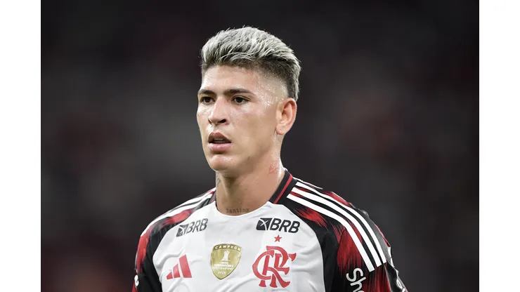Carrascal não deve iniciar o confronto entre Flamengo x Cruzeiro.