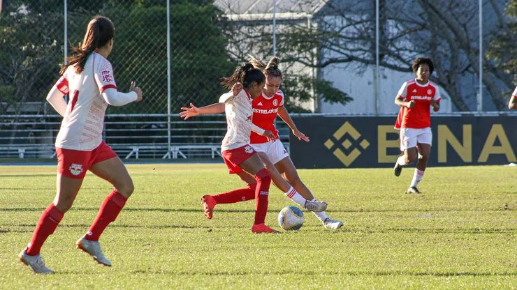 Gurias Coloradas e Bragantinas brigam para entrar no G8 do Brasileirão Feminino - Foto: Juliana Zanatta/Internacional