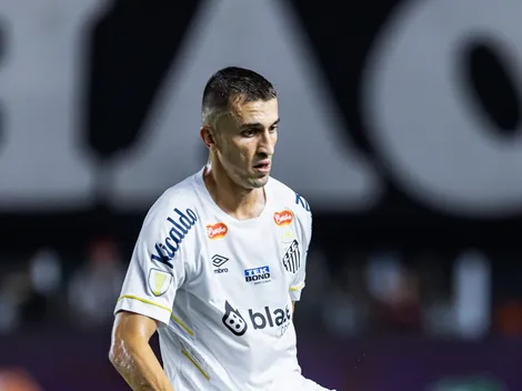 Vojvoda explica escolha por João Schmidt no Santos após críticas