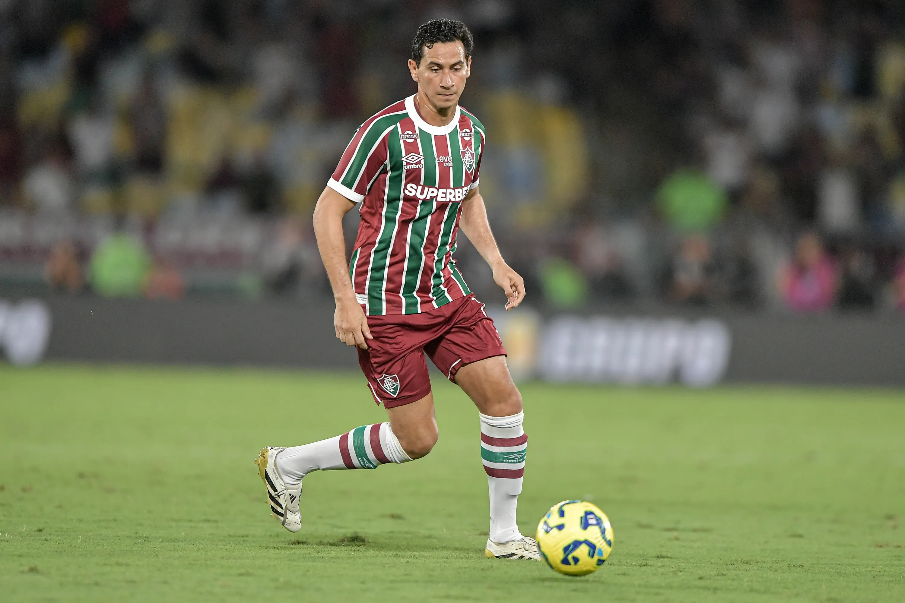 Ganso com a camisa do Fluminense Foto: Thiago Ribeiro/AGIF