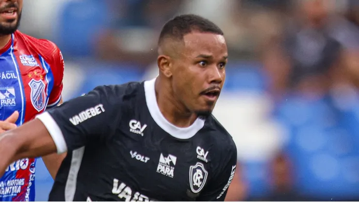 Freitas jogador do Remo durante partida contra o Bragantino-PA no estádio Mangueirão pelo campeonato Paraense 2026. Foto: Fernando Torres/AGIF