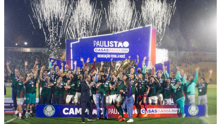 Jogadores do Palmeiras comemoram titulo de campeao apos partida contra o Novorizontino no estadio Jorge Ismael de Biasi pela decisao do campeonato Paulista 2026. Foto: Joisel Amaral/AGIF