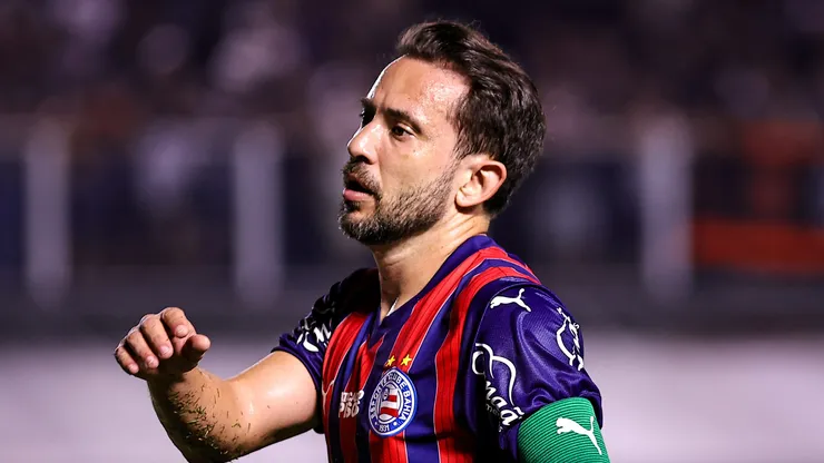 Everton Ribeiro jogador do Bahia durante partida contra o Corinthians no estadio Vila Belmiro pelo campeonato Brasileiro A 2026. Foto: Fabio Giannelli/AGIF