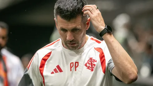 Pezzolano tecnico do Internacional durante partida contra o Atletico no estadio Arena MRV pelo campeonato Brasileiro A 2026. Foto: Fernando Moreno/AGIF
