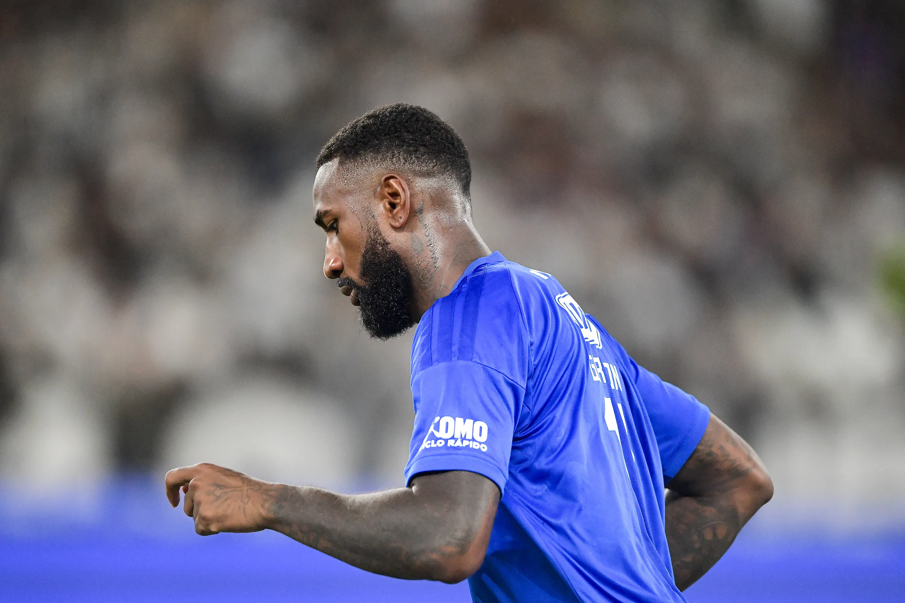 RJ – RIO DE JANEIRO – 29/01/2026 – BRASILEIRO A 2026, BOTAFOGO X CRUZEIRO – Gerson jogador do Cruzeiro durante partida contra o Botafogo no estadio Engenhao pelo campeonato Brasileiro A 2026. Foto: Thiago Ribeiro/AGIF