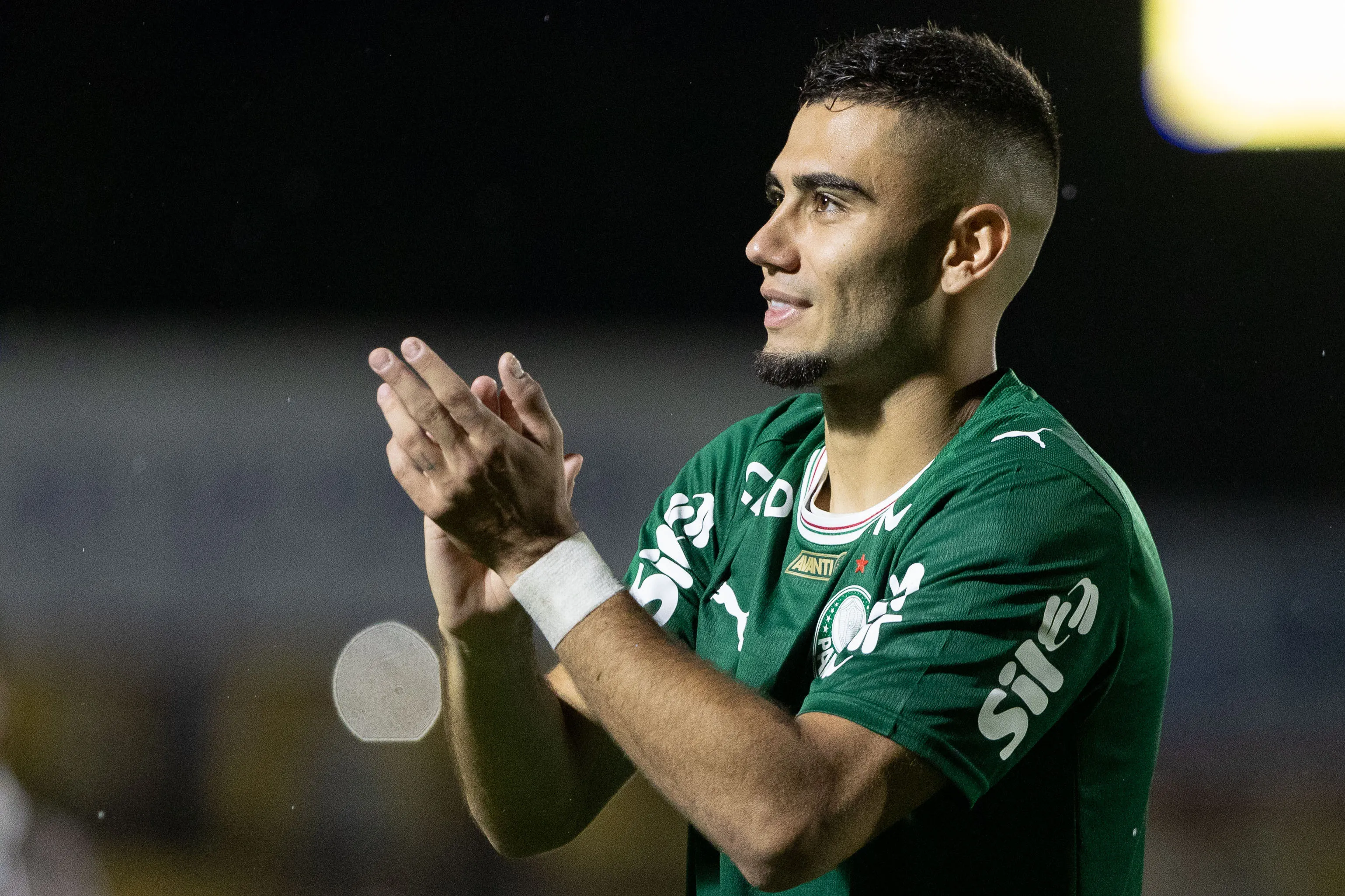 SP – NOVO HORIZONTE – 08/03/2026 – PAULISTA 2026, NOVORIZONTINO X PALMEIRAS – Andreas Pereira do Palmeiras comemoram vitoria ao final da partida contra o Novorizontino no estadio Jorge Ismael de Biasi pelo campeonato Paulista 2026. Foto: Joisel Amaral/AGIF