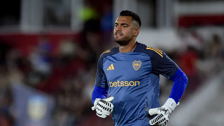 Sergio Romero of Boca Juniors warms up prior to a Liga Profesional 2024 match between Huracan and Boca Juniors at Tomas Adolfo Duco Stadium on November 23, 2024 in Buenos Aires, Argentina. (Photo by Marcelo Endelli/Getty Images)