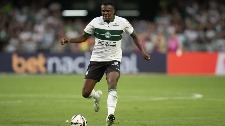 Jacy, zagueiro do Coritiba