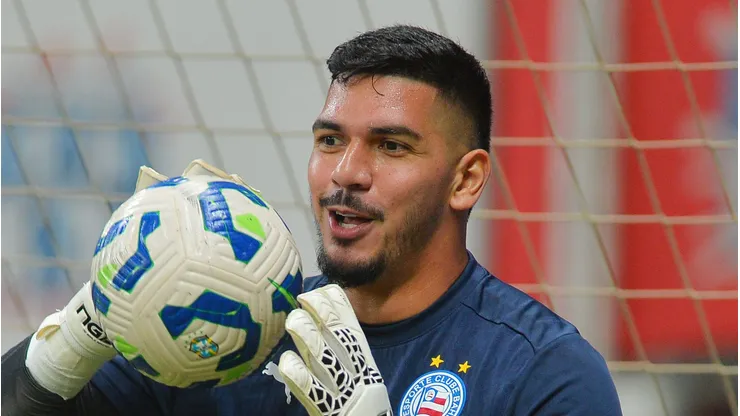 Joao Paulo, jogador do Bahia durante aquecimento antes da partida contra o Sport no estadio Fonte Nova pelo campeonato Brasileiro A 2025. Foto: Walmir Cirne/AGIF