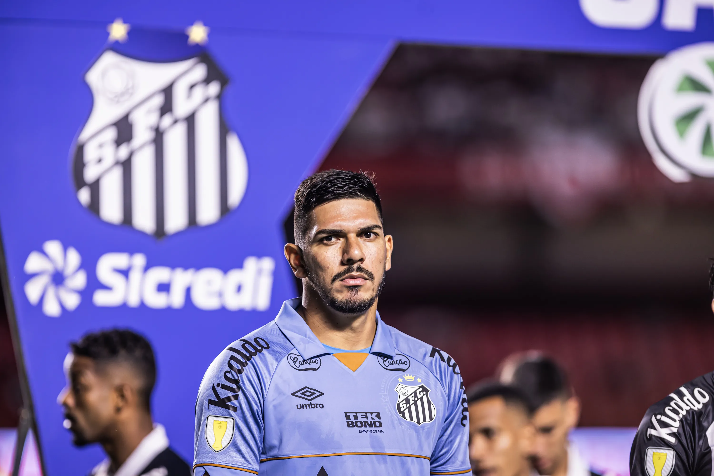 João Paulo jogador do Santos durante partida contra o Sao Paulo no estadio Morumbi pelo campeonato Paulista 2024. Foto: Abner Dourado/AGIF