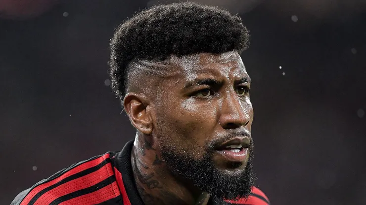 Emerson Royal jogador do Flamengo durante partida contra o Fluminense no estadio Maracana pelo campeonato Carioca 2026. Foto: Thiago Ribeiro/AGIF