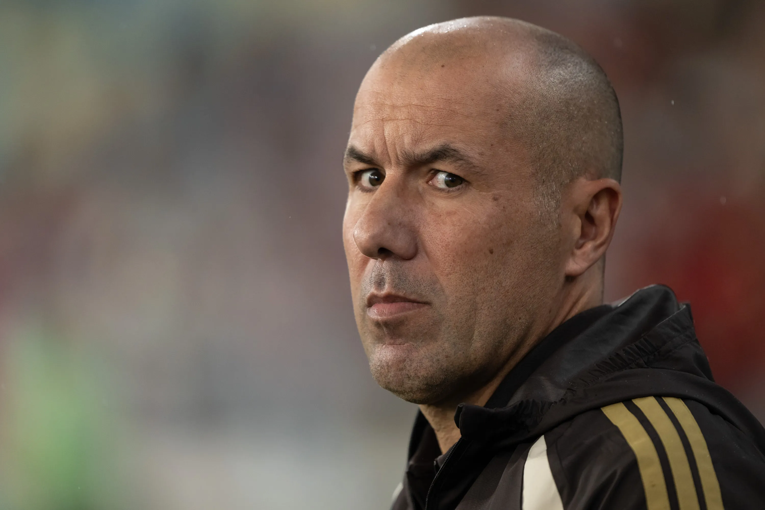 Leonardo Jardim tecnico do Flamengo durante partida contra o Cruzeiro no estadio Maracana pelo campeonato Brasileiro A 2026. Foto: Jorge Rodrigues/AGIF