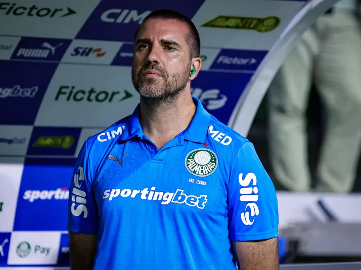 João Martins mexe mal no time e Palmeiras perde para o Vasco