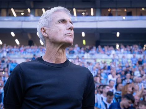 Grêmio de Luís Castro desperdiça chances e fica no empate