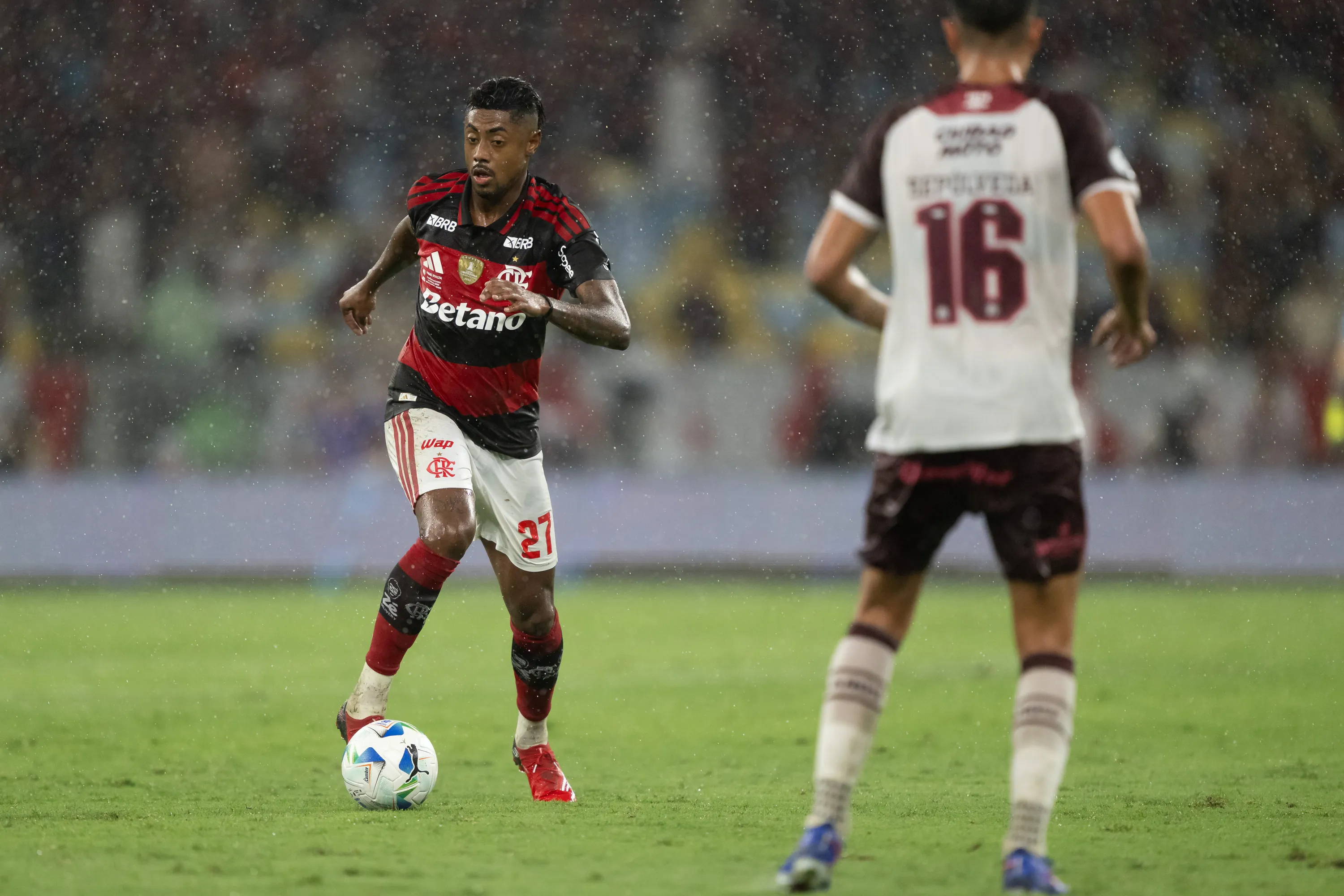 RJ – RIO DE JANEIRO – 26/02/2026 – RECOPA SUL-AMERICANA 2026, FLAMENGO X LANUS – Bruno Henrique jogador do Flamengo durante partida contra o Lanus no estadio Maracana pelo campeonato Recopa Sul-Americana 2026. Foto: Jorge Rodrigues/AGIF