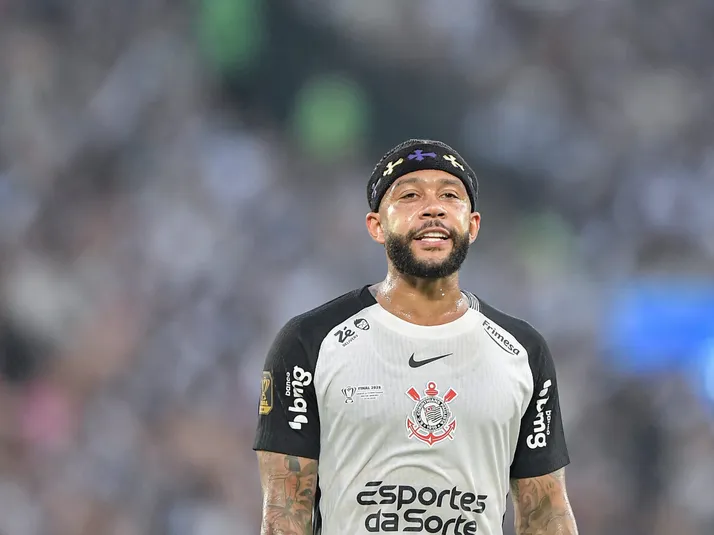 Chico Garcia critica fase irregular de Depay no Corinthians