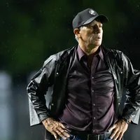 Renato rebate críticas do Palmeiras ao gramado