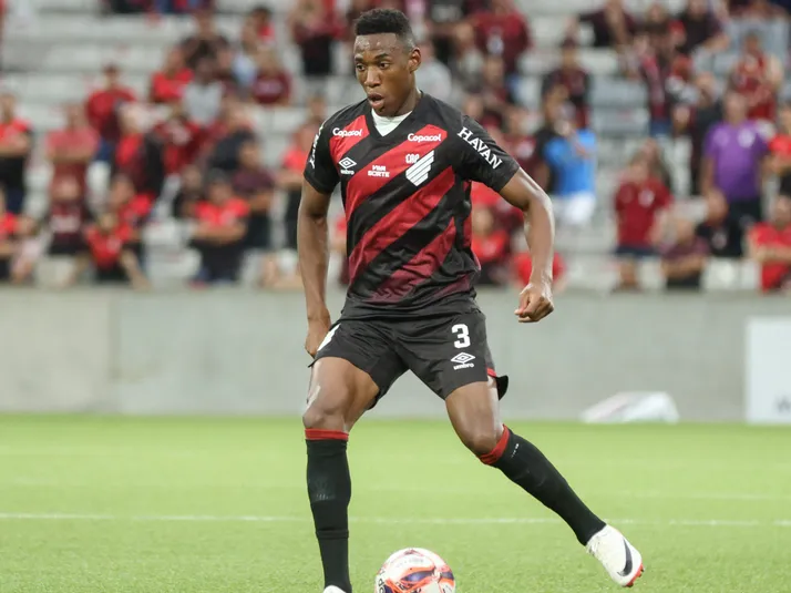 Athletico-PR vai segurar Léo Pelé se não contratar Dantas