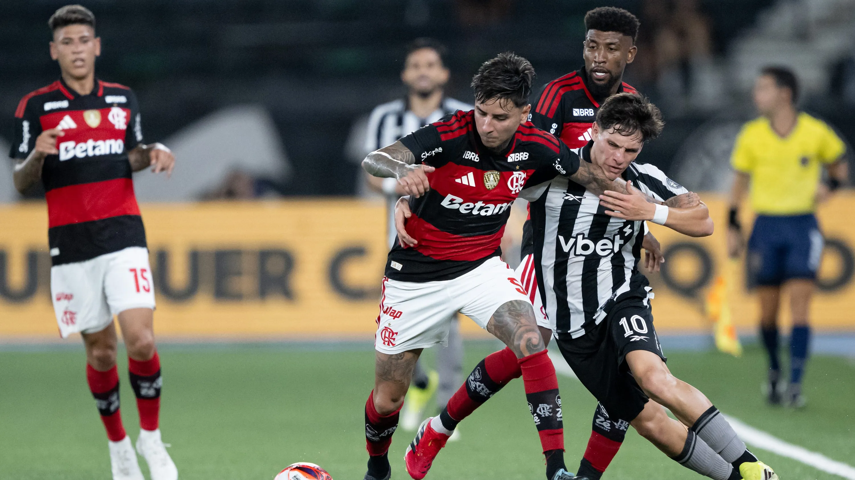 Botafogo x Flamengo. Foto: Jorge Rodrigues/AGIF