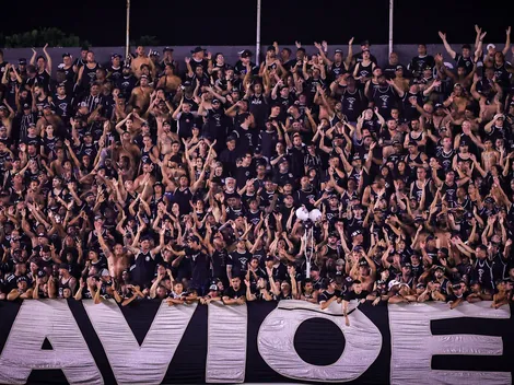 Torcida do Corinthians vai ao CT para cobrar os jogadores