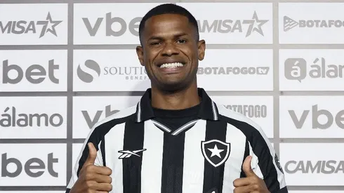 Júnior Santos voltou ao Botafogo