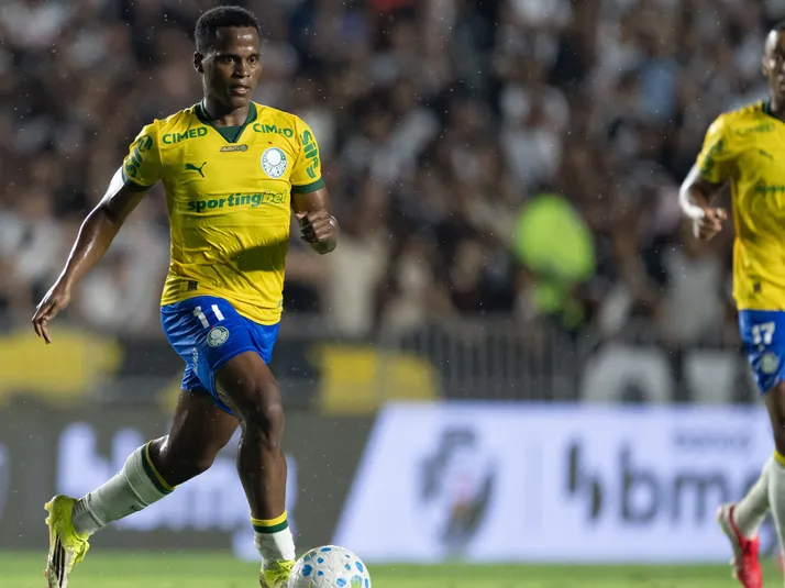 Luis Felipe Freitas critica Jhon Arias por atuações no Palmeiras