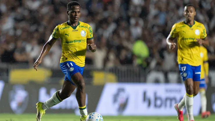 Arias jogador do Palmeiras durante partida contra o Vasco no estadio Sao Januario pelo campeonato Brasileiro A 2026.