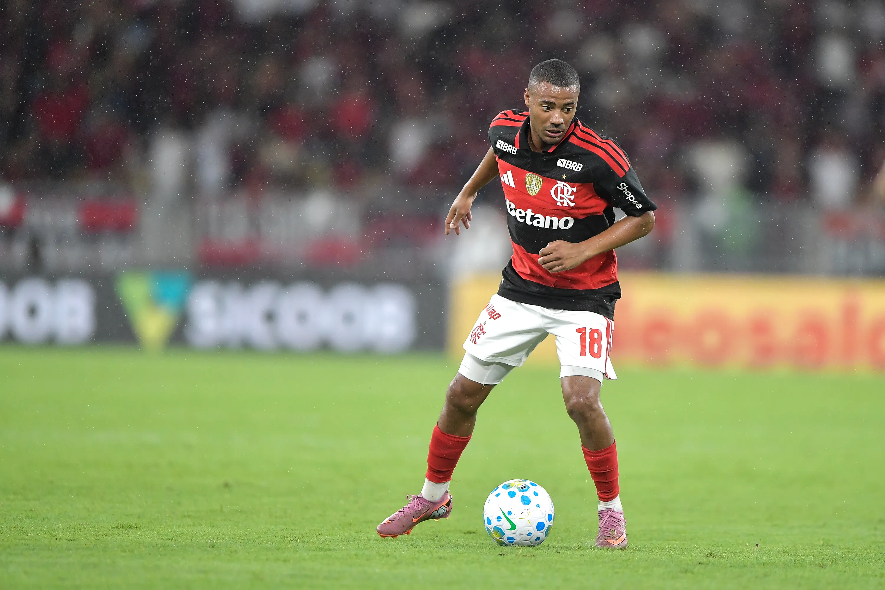 De la Cruz atuando no Flamengo – Foto: Thiago Ribeiro/AGIF