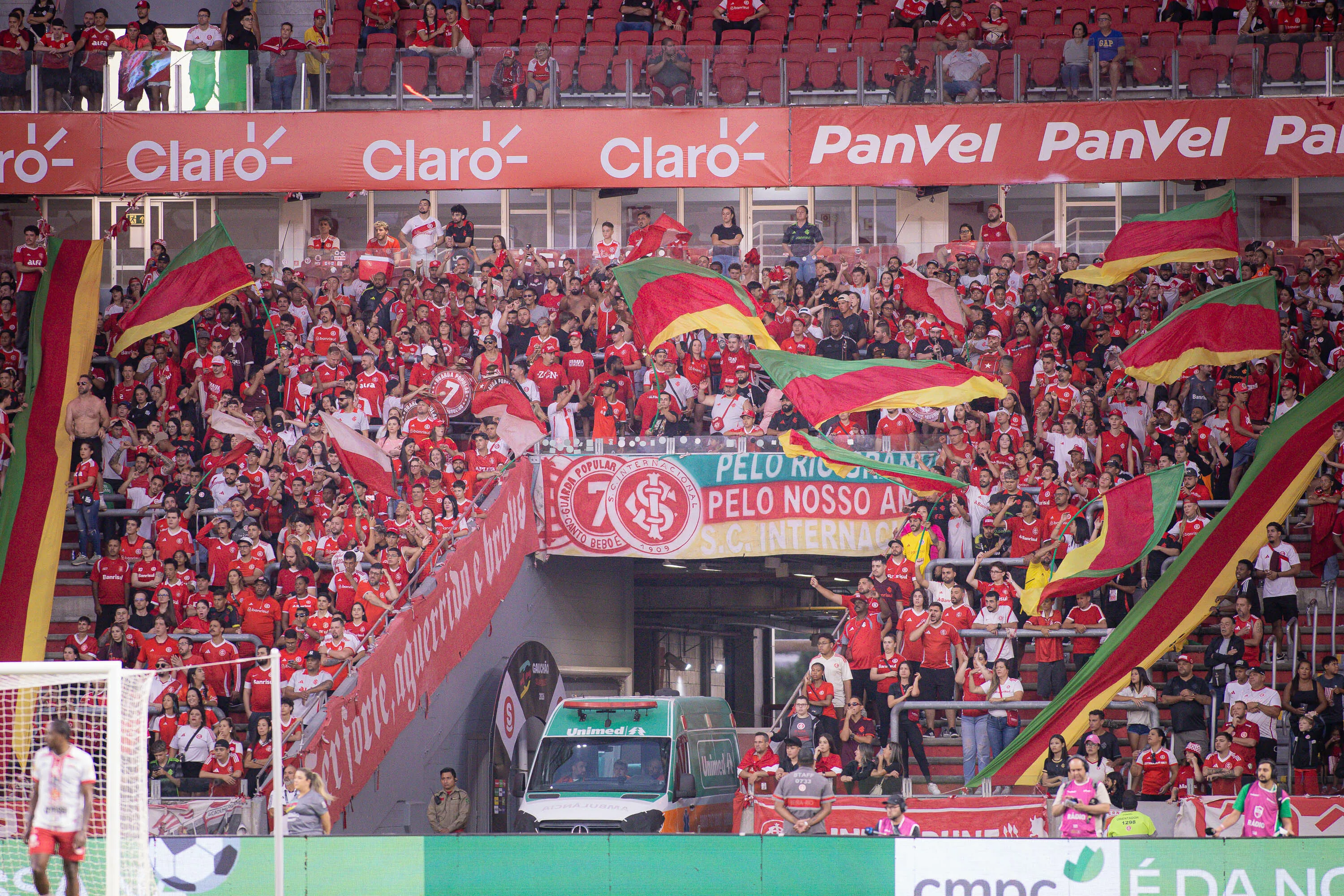 Torcida do Internacional Foto: Maxi Franzoi/AGIF