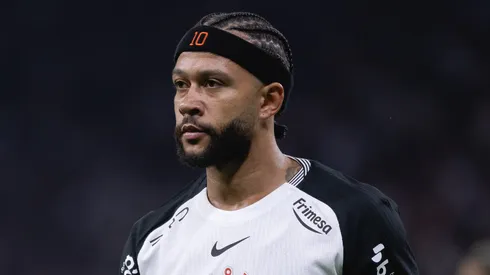 Memphis Depay jogador do Corinthians durante partida contra o Coritiba no estadio Arena Corinthians pelo campeonato Brasileiro A 2026. Foto: Ettore Chiereguini/AGIF