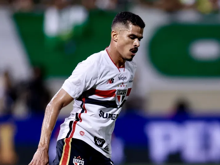 Lucas Ramon manda recado sobre liderança do São Paulo no Brasileirão