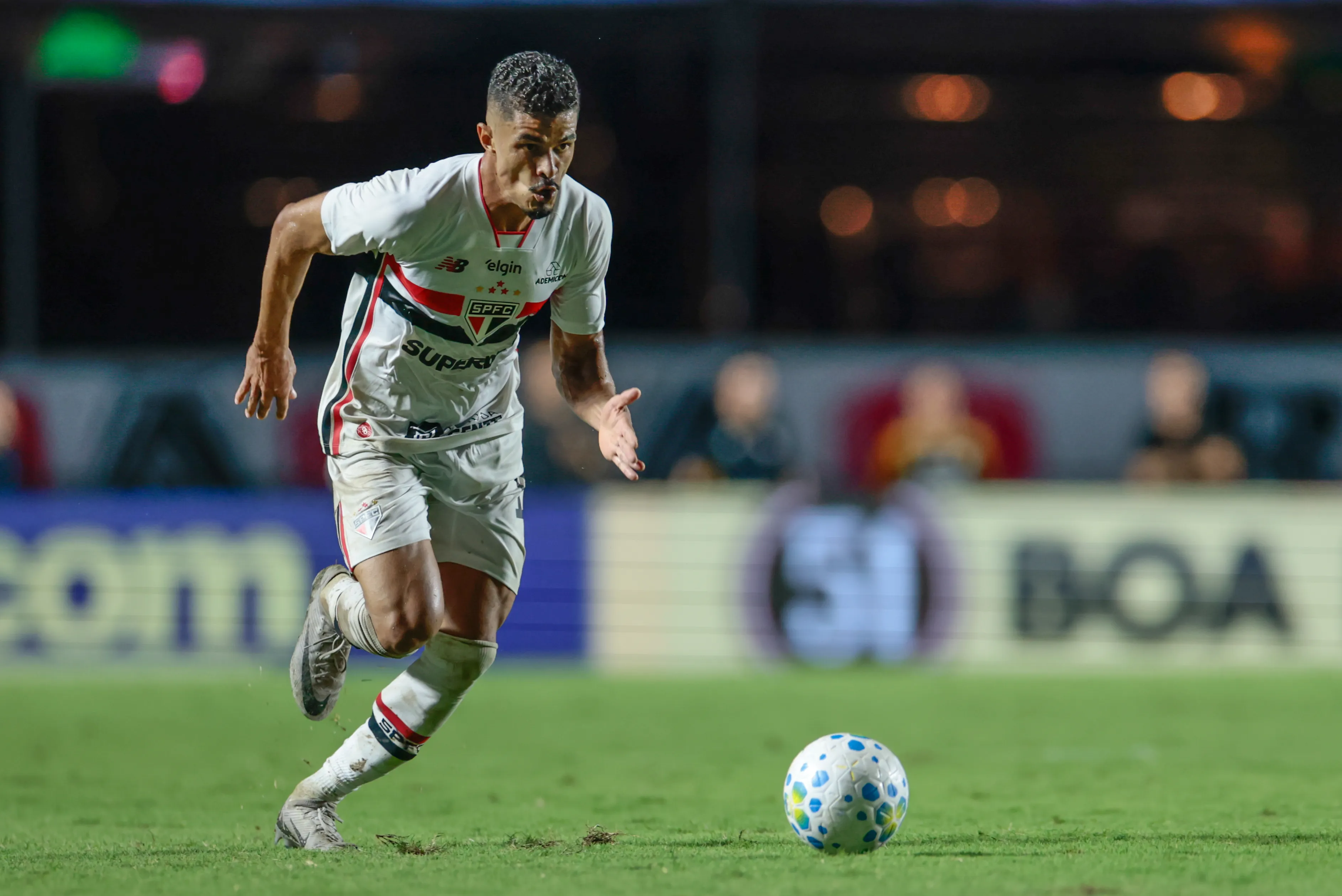 SP – SAO PAULO – 11/02/2026 – BRASILEIRO A 2026, SAO PAULO X GREMIO – Lucas Ramon jogador do Sao Paulo durante partida contra o Gremio no estadio Morumbi pelo campeonato Brasileiro A 2026. Foto: Marcello Zambrana/AGIF