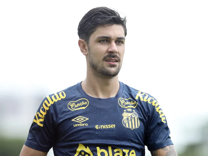 João Basso pode fechar contrato com o Inter após rescindir com o Santos