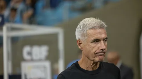 Luis Castro, técnico do Grêmio. Foto: Liamara Polli/AGIF