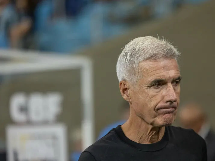Grêmio pode liberar jogador após decisão de Luís Castro